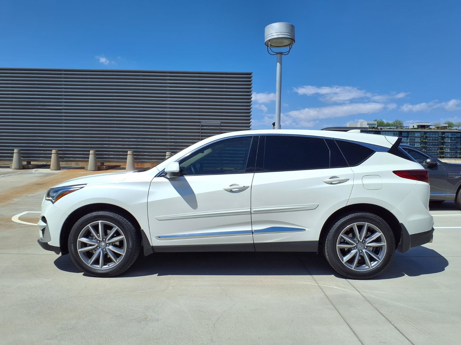 Used 2019 Acura RDX w/ Technology Package FWD image 3