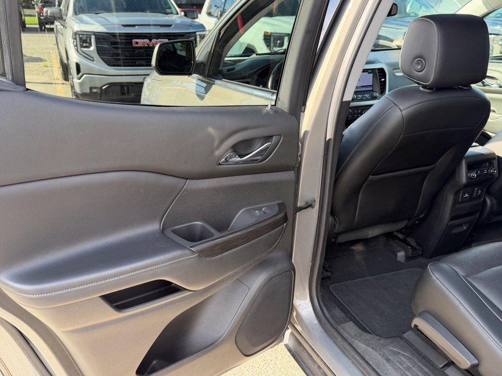Used 2019 GMC Acadia SLT AWD/4WD image 16