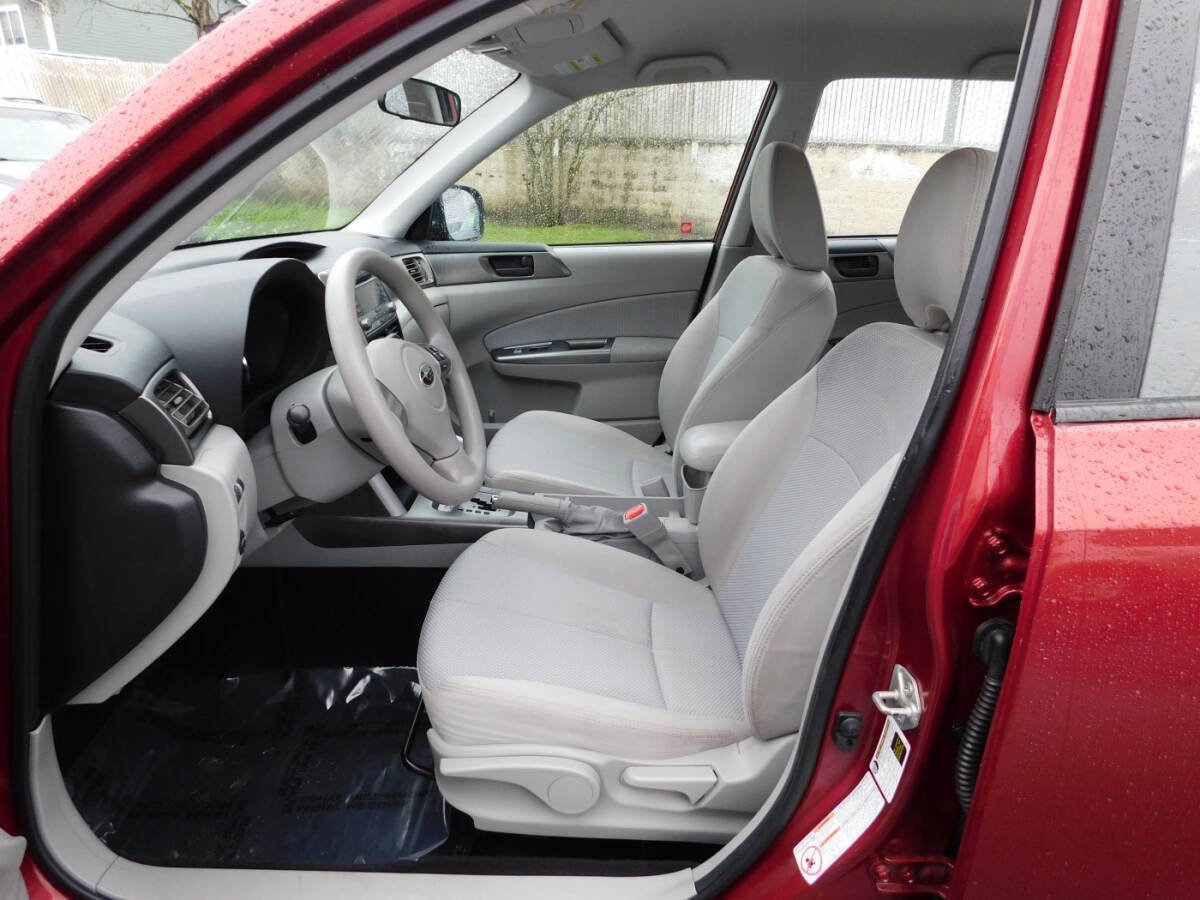 Used 2011 Subaru Forester 2.5X w/ Alloy Wheel Value Pkg image 6