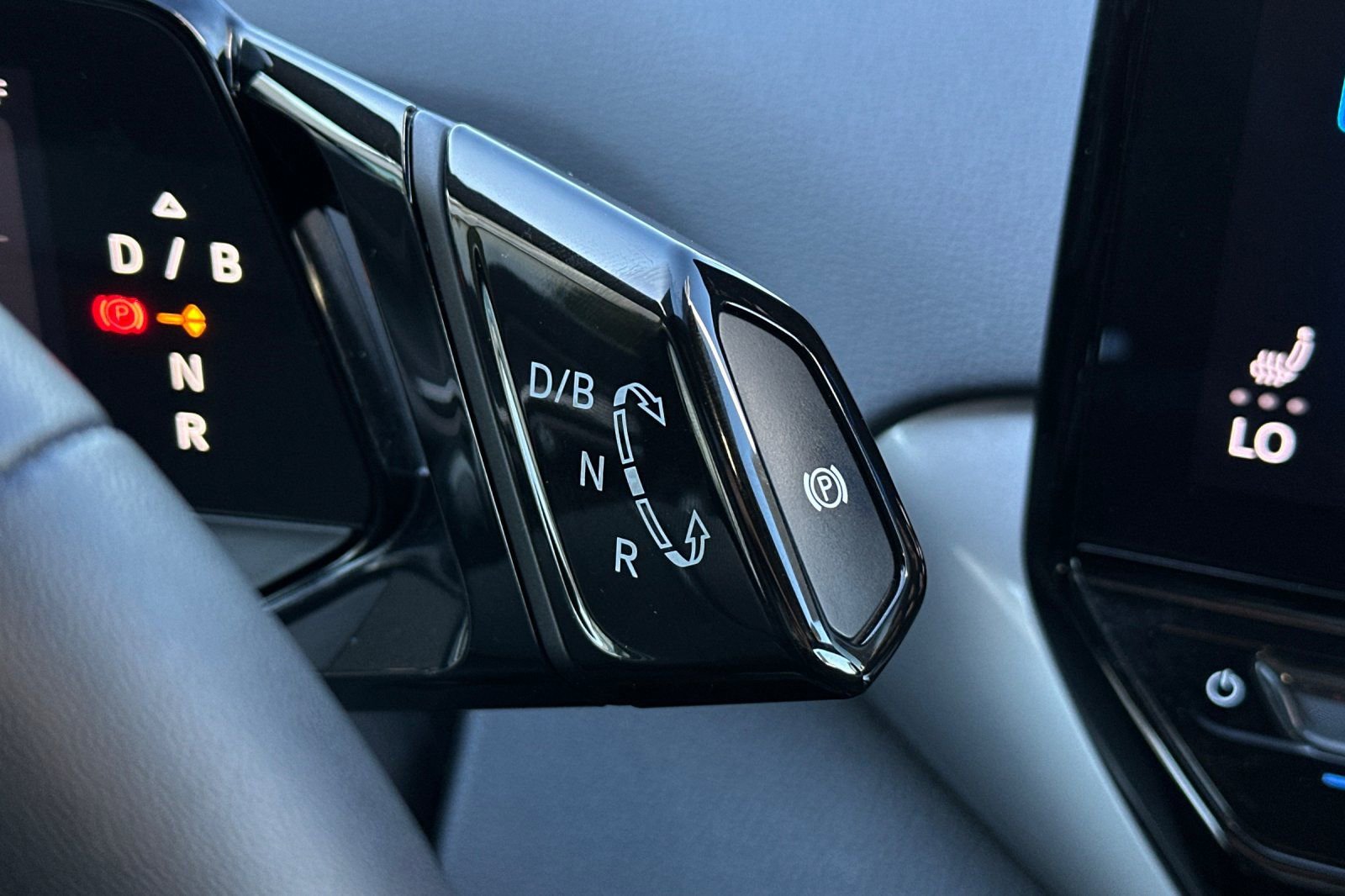 Used 2023 Volkswagen ID.4 S image 21