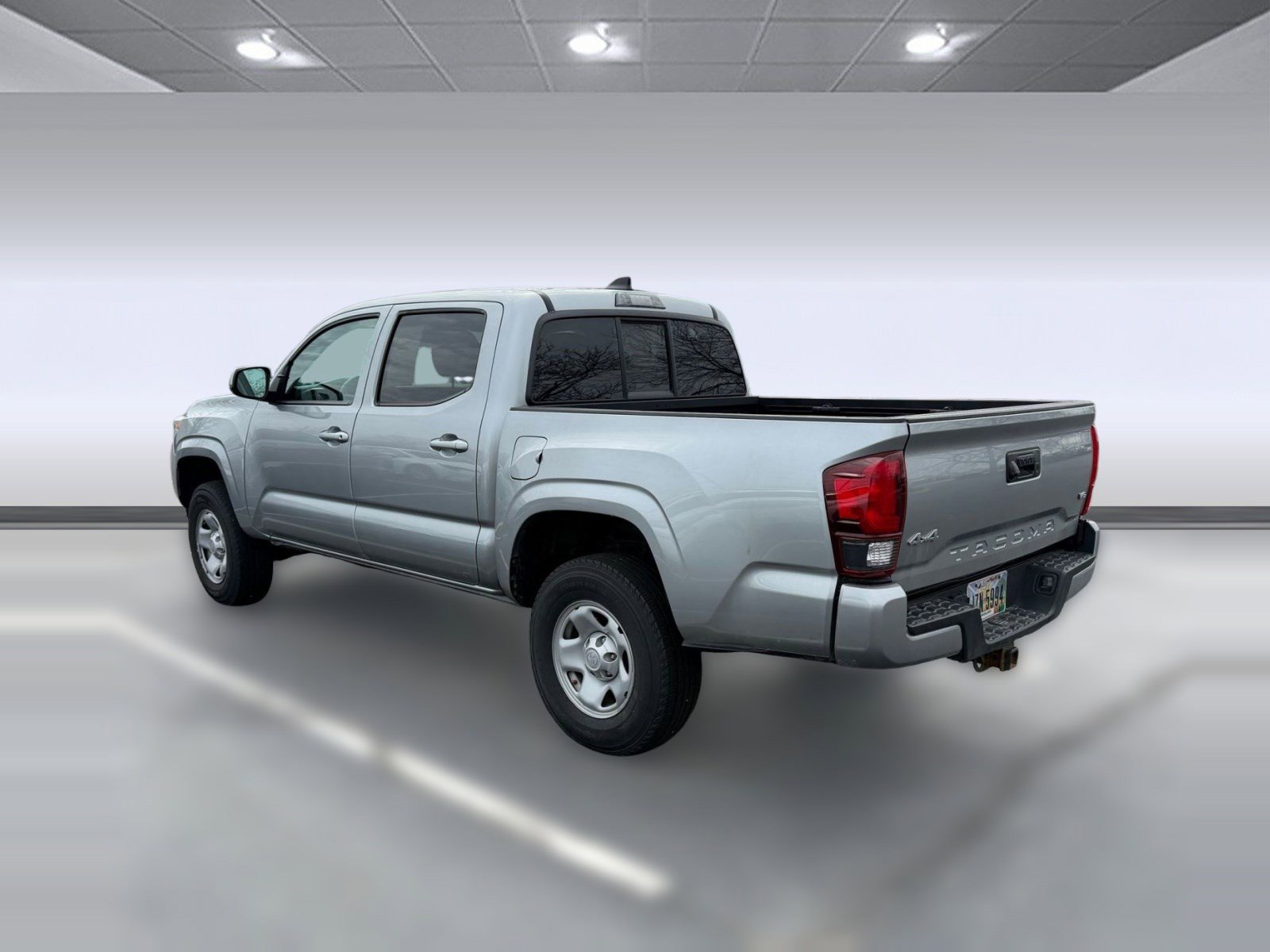 Used 2023 Toyota Tacoma SR image 3