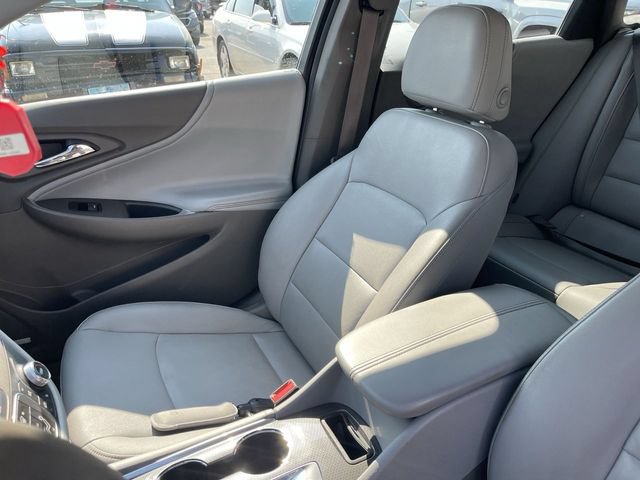 Used 2018 Chevrolet Malibu LT w/ Leather Package FWD image 24