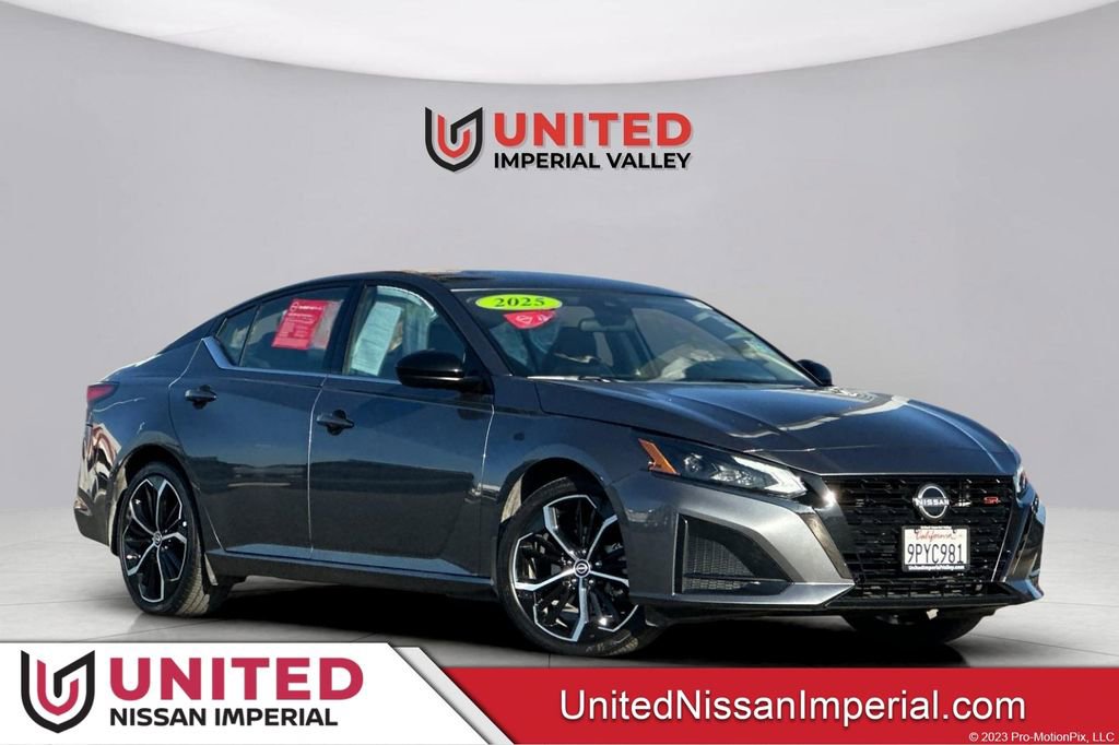 Certified 2025 Nissan Altima 2.5 SR image 1