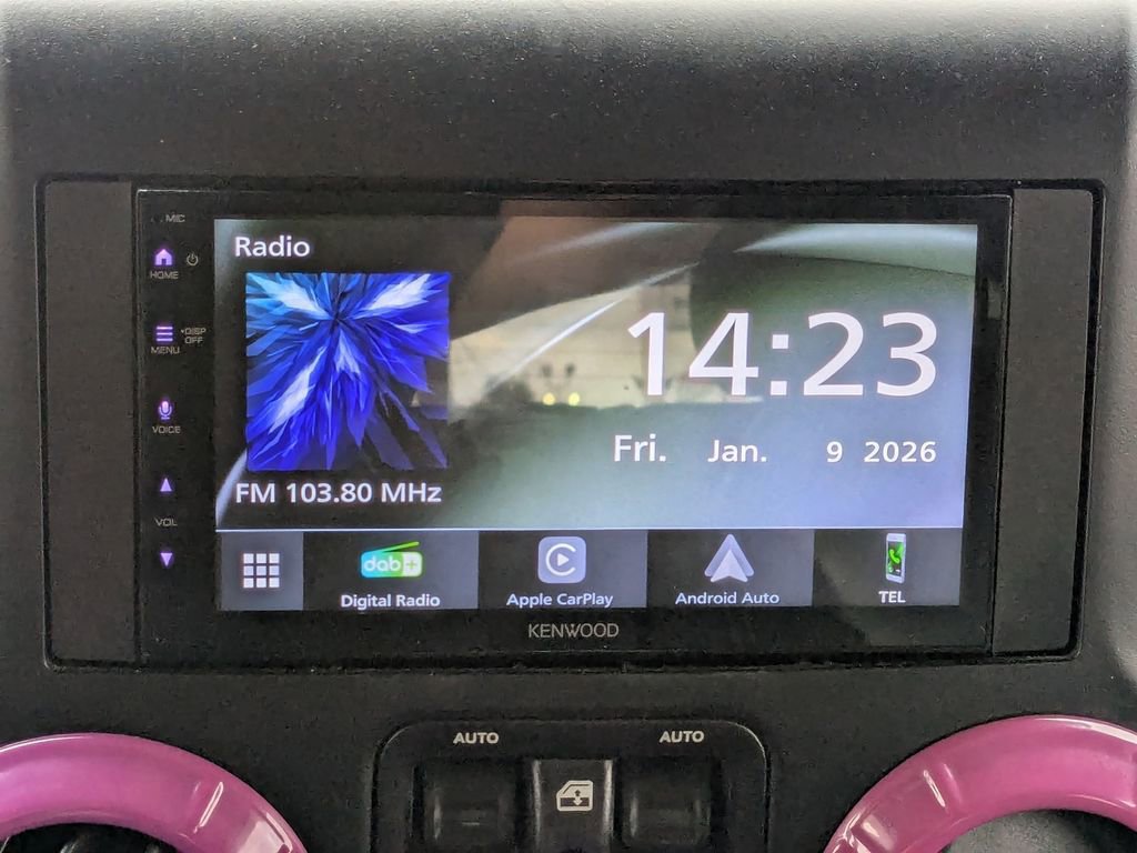 Used 2015 Jeep Wrangler Unlimited Sahara w/ Connectivity Group image 13