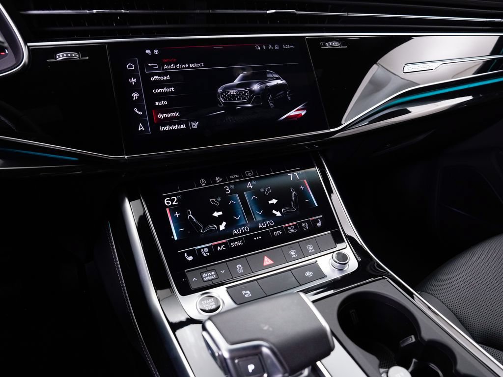 Certified 2025 Audi Q8 Premium Plus w/ Premium Plus Package AWD/4WD image 18