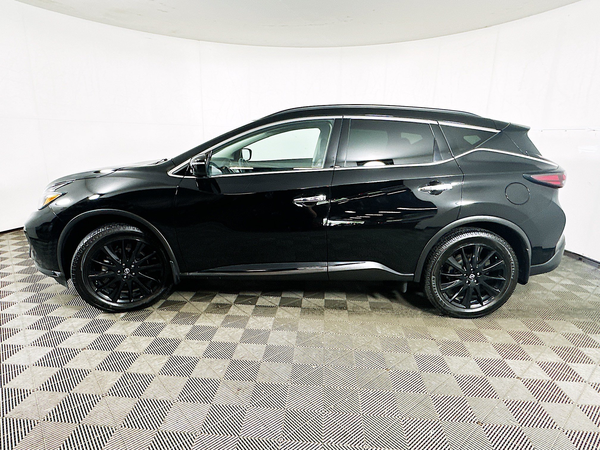 Used 2023 Nissan Murano SV w/ SV Midnight Edition Package AWD/4WD image 4
