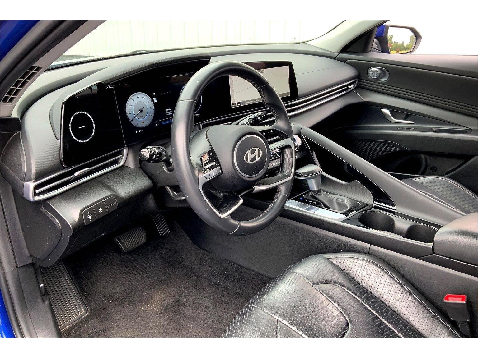 Used 2025 Hyundai Elantra Limited FWD image 13