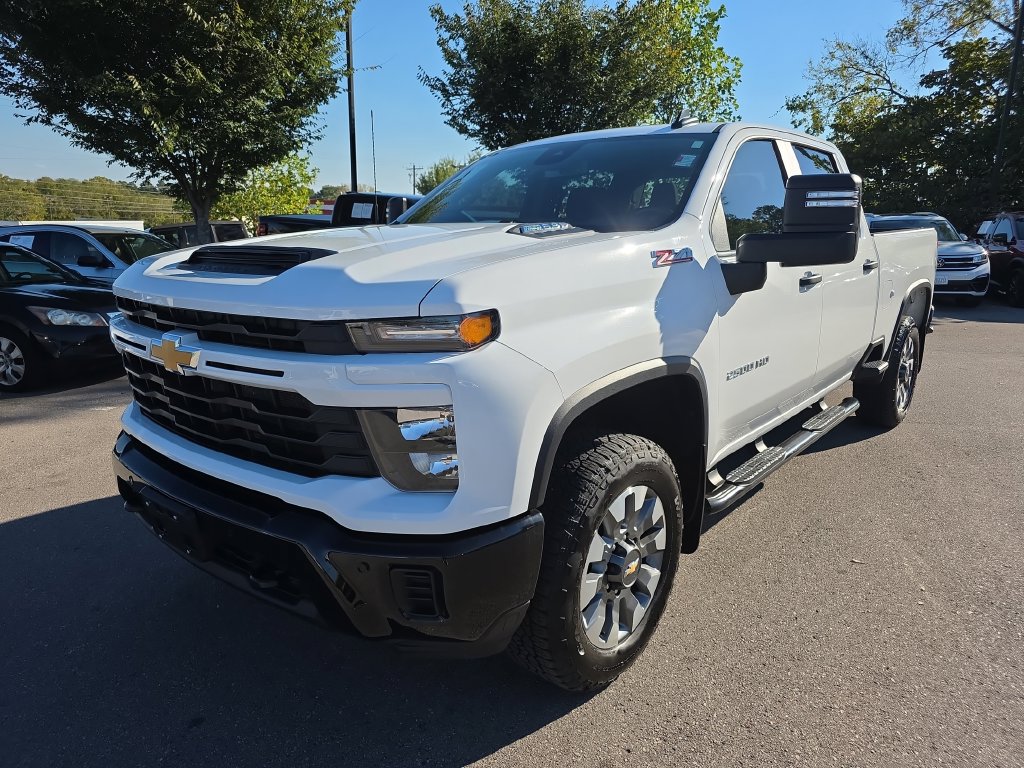 Used 2025 Chevrolet Silverado 2500 Custom w/ Custom Value Package AWD/4WD image 4