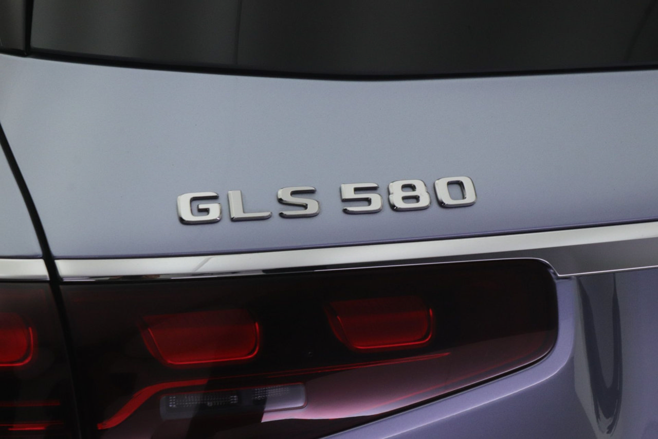 Certified 2025 Mercedes-Benz GLS 580 4MATIC image 18