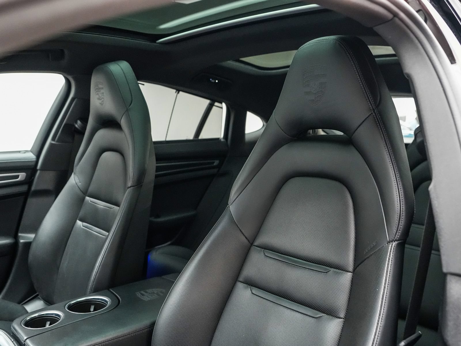 Used 2022 Porsche Panamera 4 E-Hybrid AWD/4WD image 5