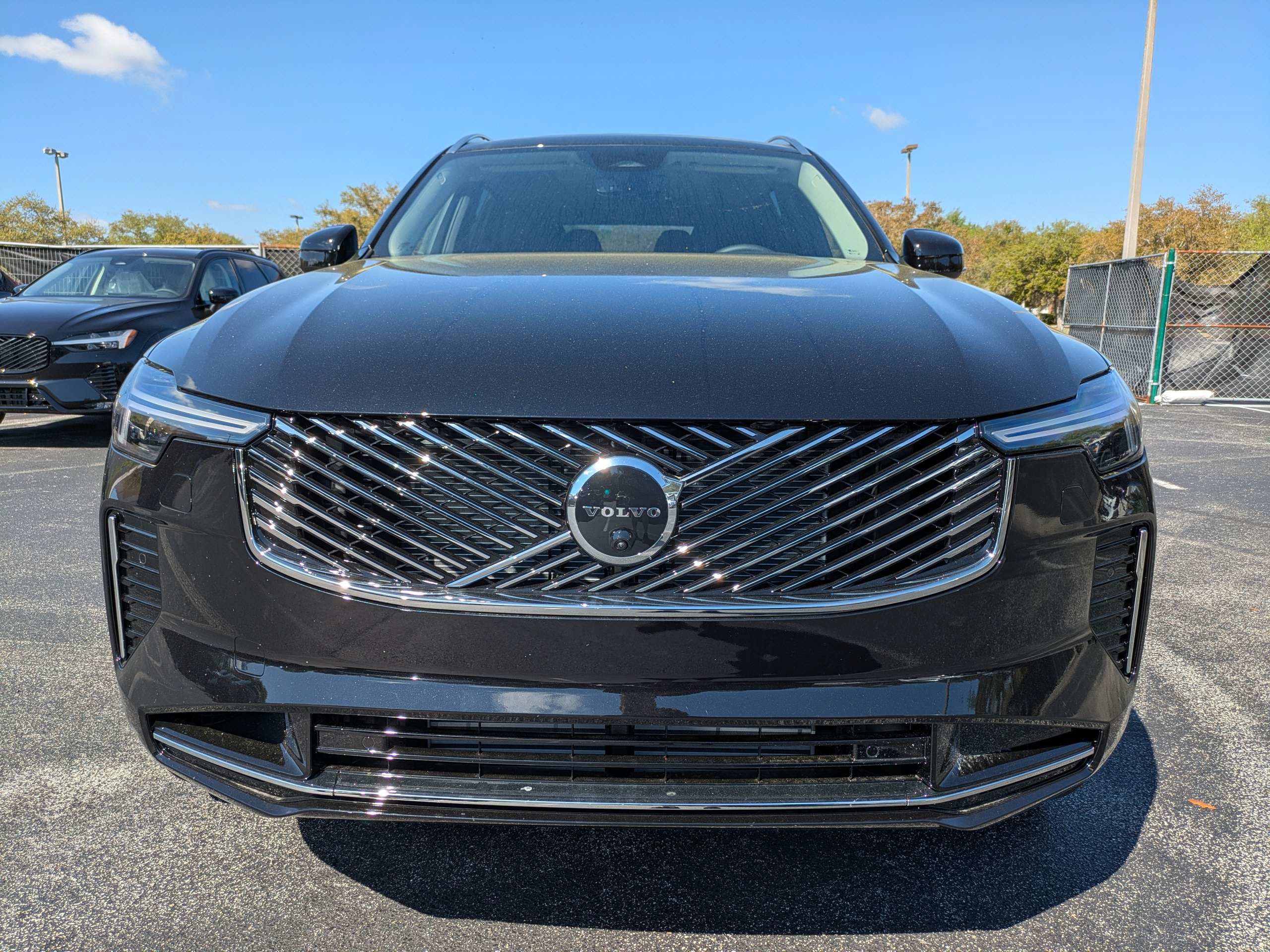 New 2026 Volvo XC90 T8 Plus w/ Protection Package Premier AWD/4WD image 9