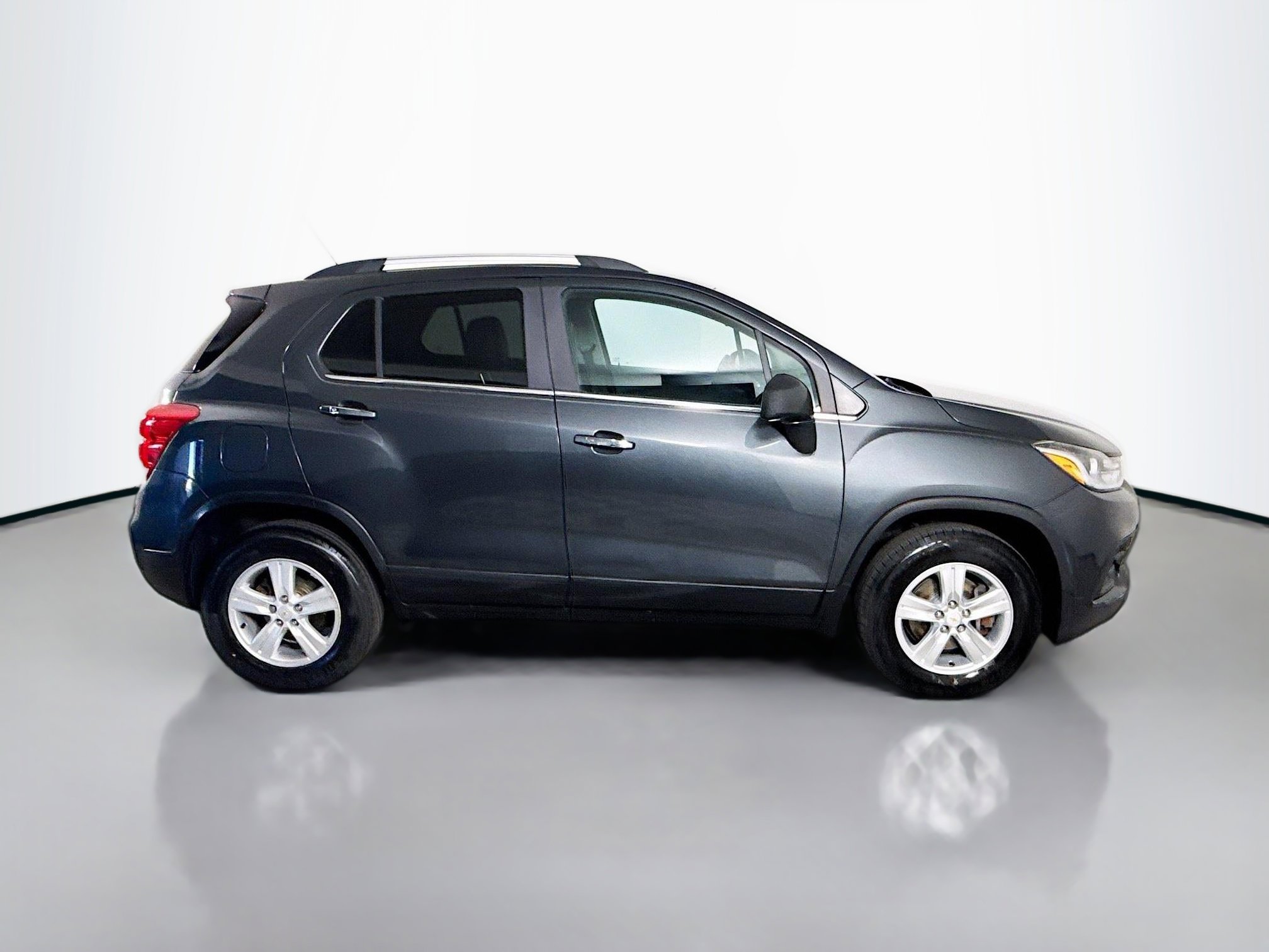Used 2017 Chevrolet Trax LT w/ LT Convenience Package image 11