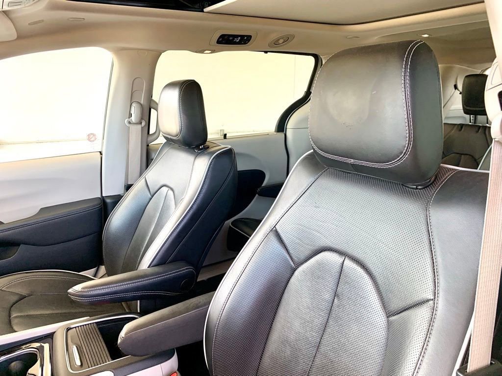 Used 2024 Chrysler Pacifica Limited image 12