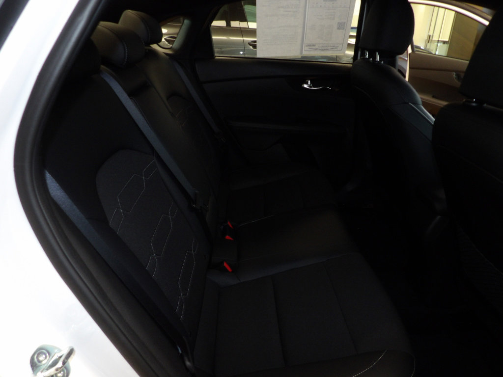 Used 2023 Kia Forte GT-Line image 17