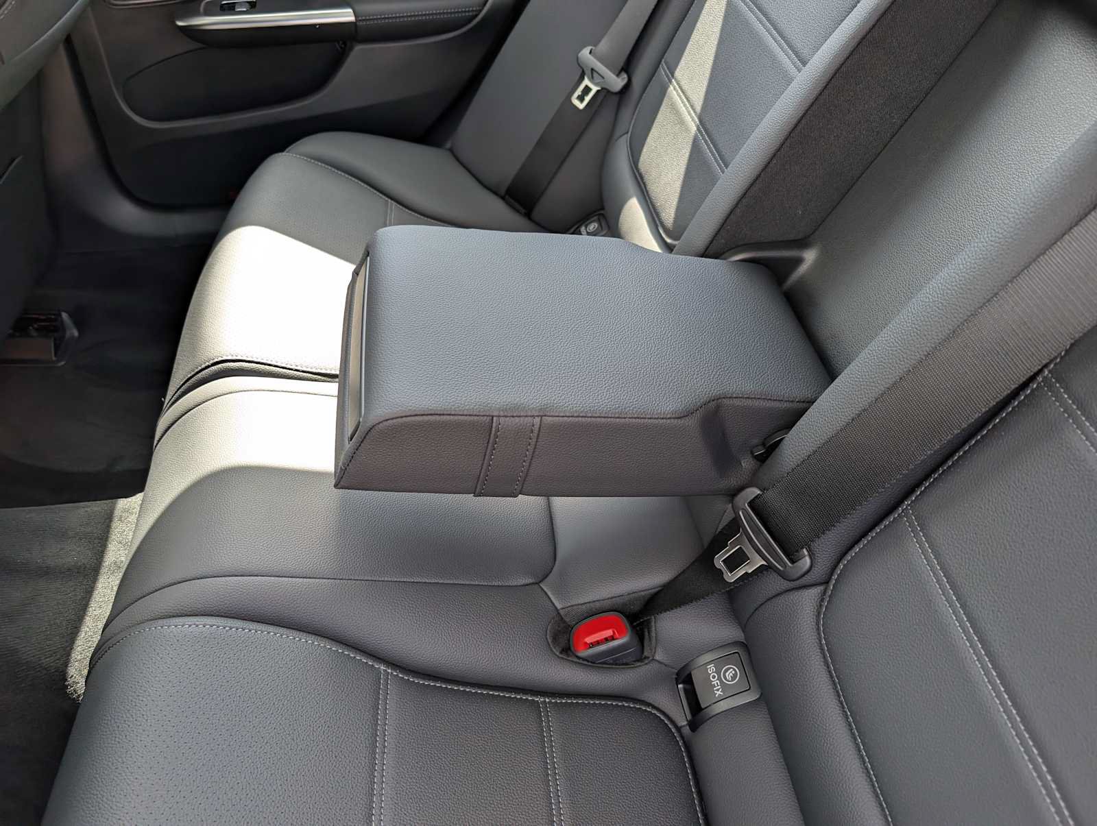 New 2026 Mercedes-Benz C 300 4MATIC Sedan image 16