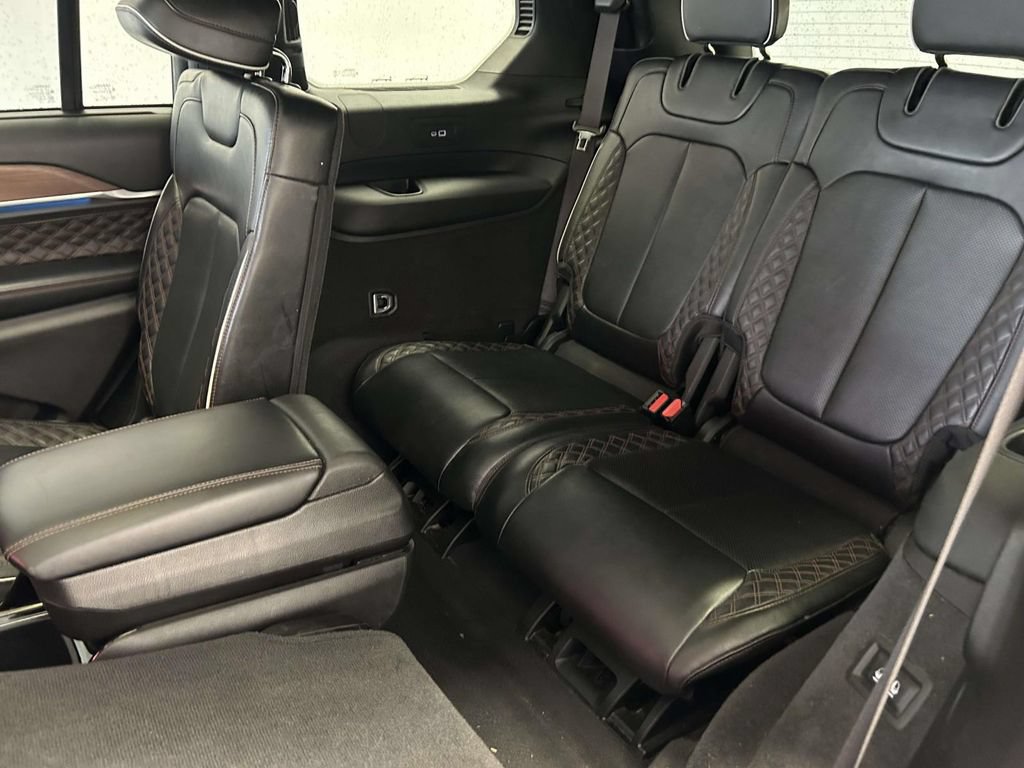 Used 2023 Jeep Grand Cherokee L Summit w/ Rear Seat Video Group I AWD/4WD image 17