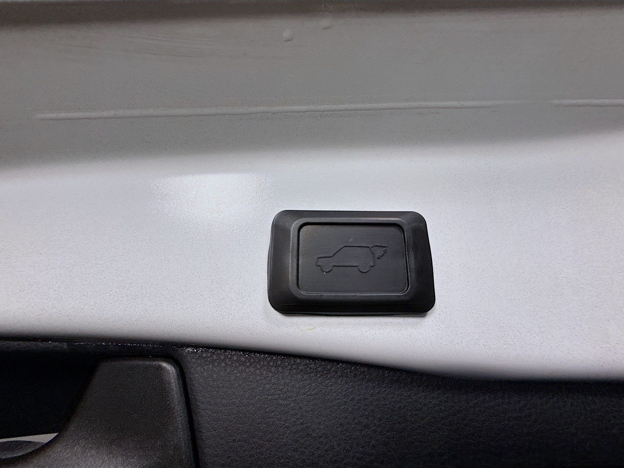 Used 2022 Toyota RAV4 XLE w/ Convenience Package FWD image 42
