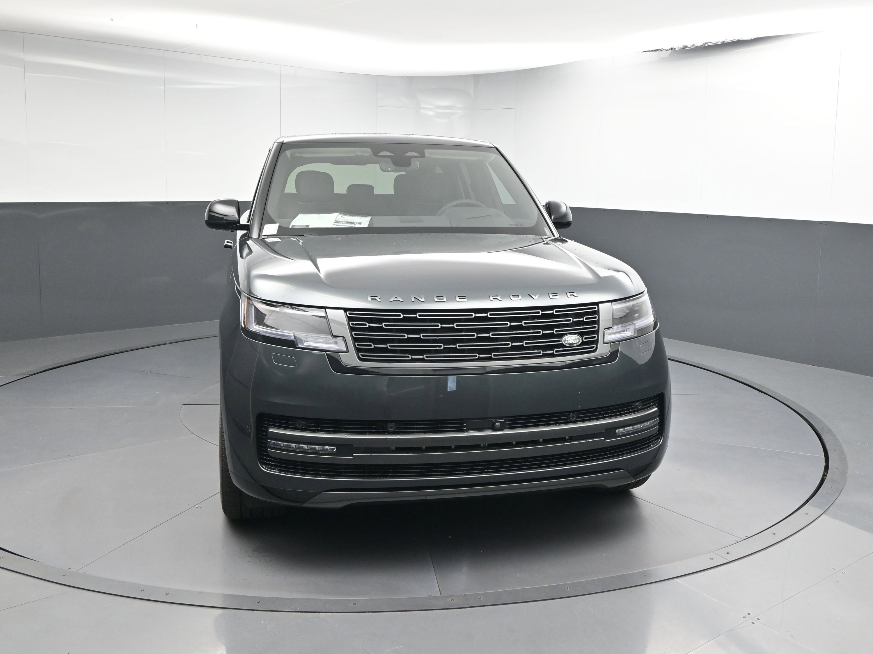 New 2025 Land Rover Range Rover SE image 24