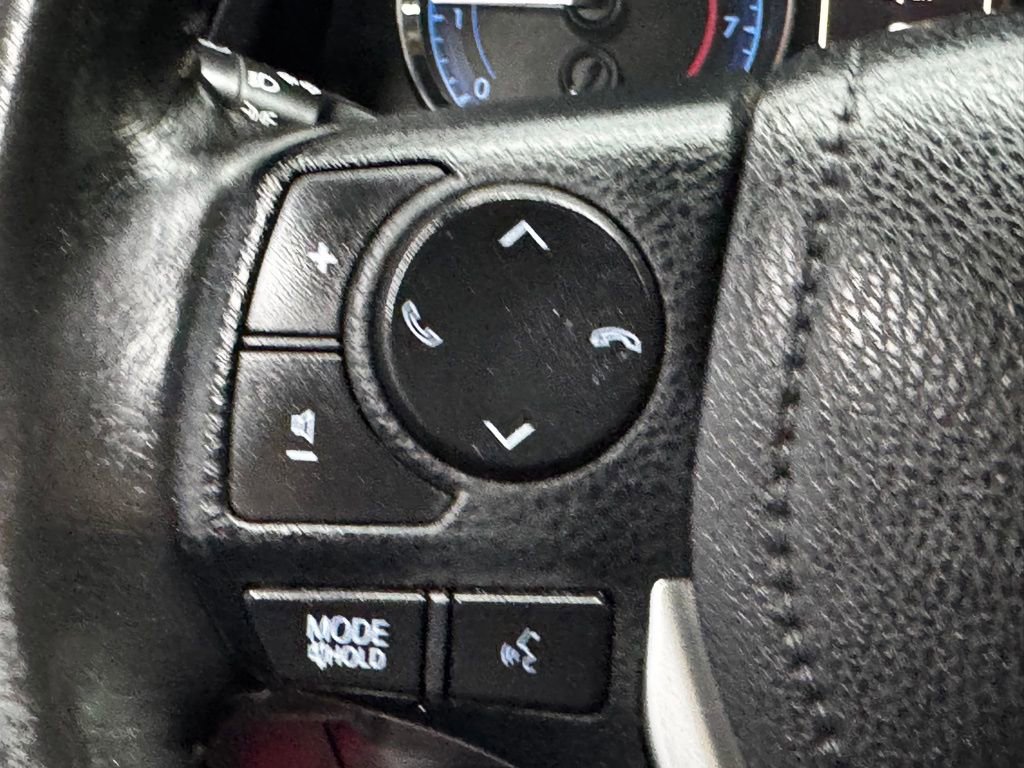 Used 2018 Toyota Corolla SE w/ Body Protection Package FWD image 30