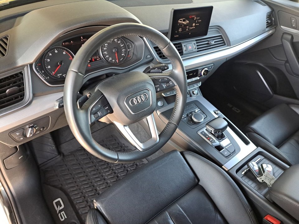 Used 2020 Audi Q5 2.0T Premium w/ Titanium Sport Package image 10