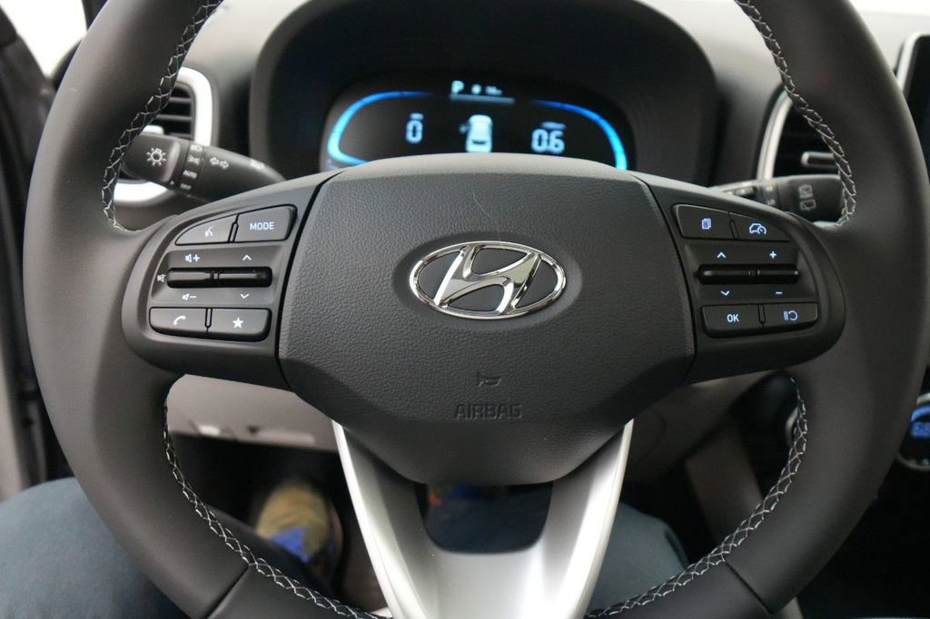 New 2025 Hyundai Venue SEL image 45