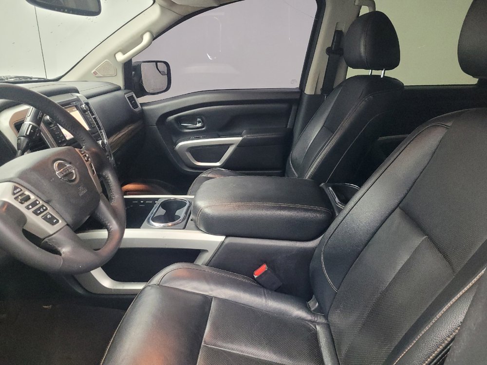 Used 2017 Nissan Titan SL image 17
