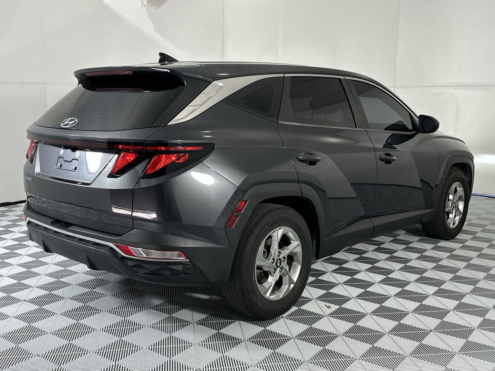 Used 2022 Hyundai Tucson SE image 8