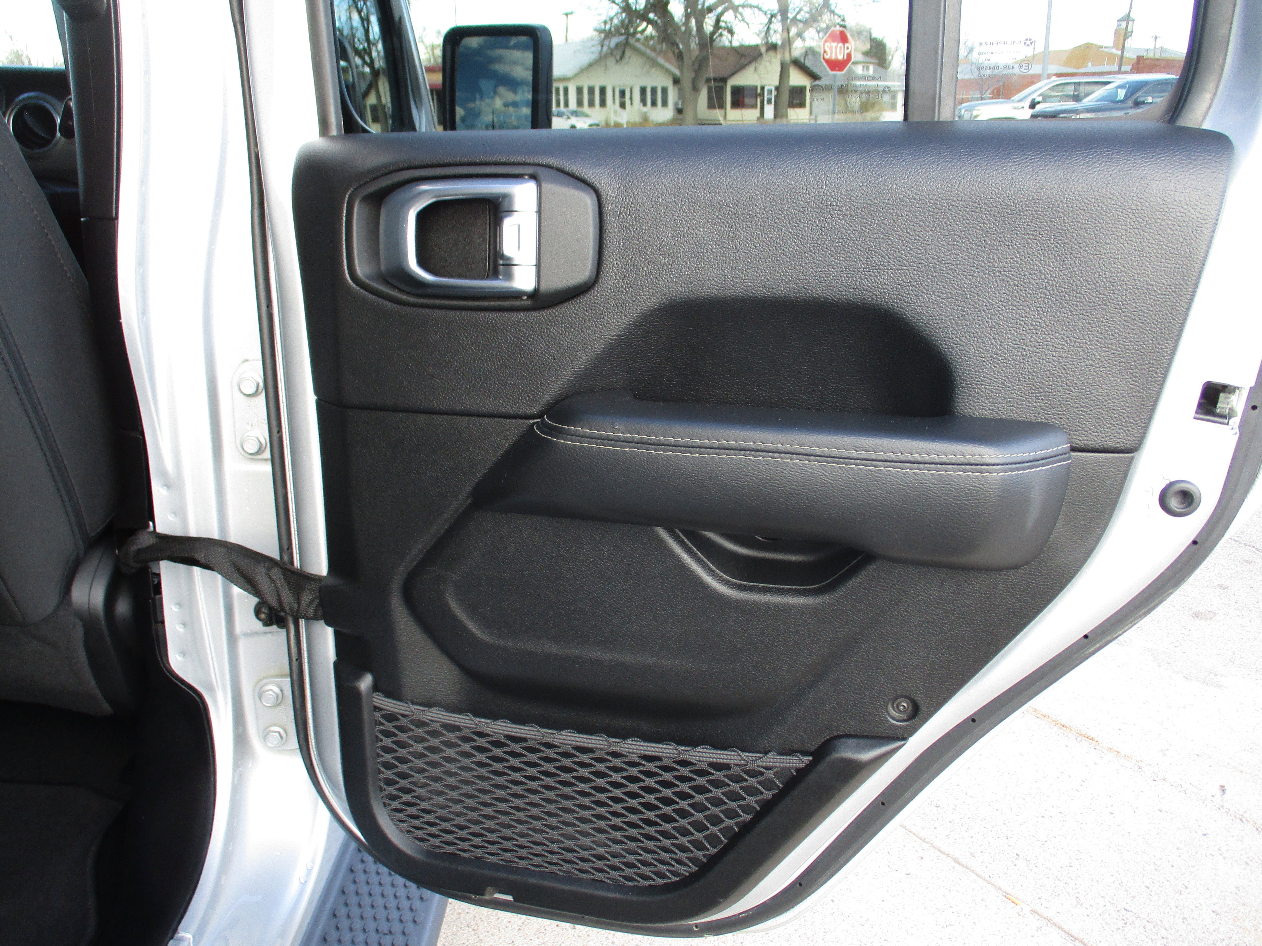 Used 2023 Jeep Wrangler Sahara AWD/4WD image 22