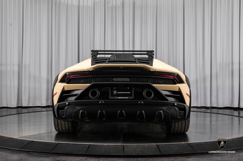 Used 2024 Lamborghini Huracan Sterrato image 23