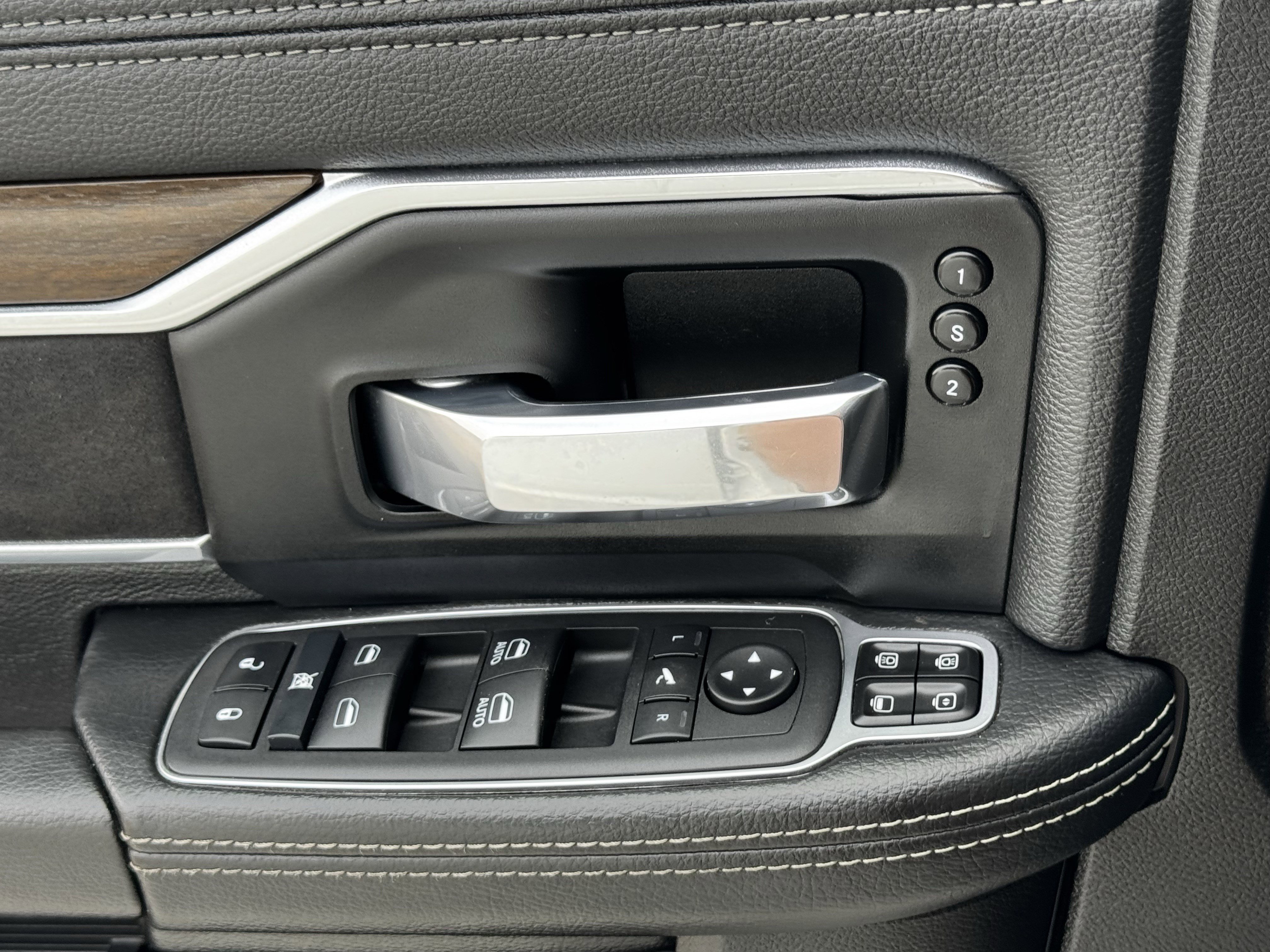 Used 2024 RAM 2500 Laramie image 27