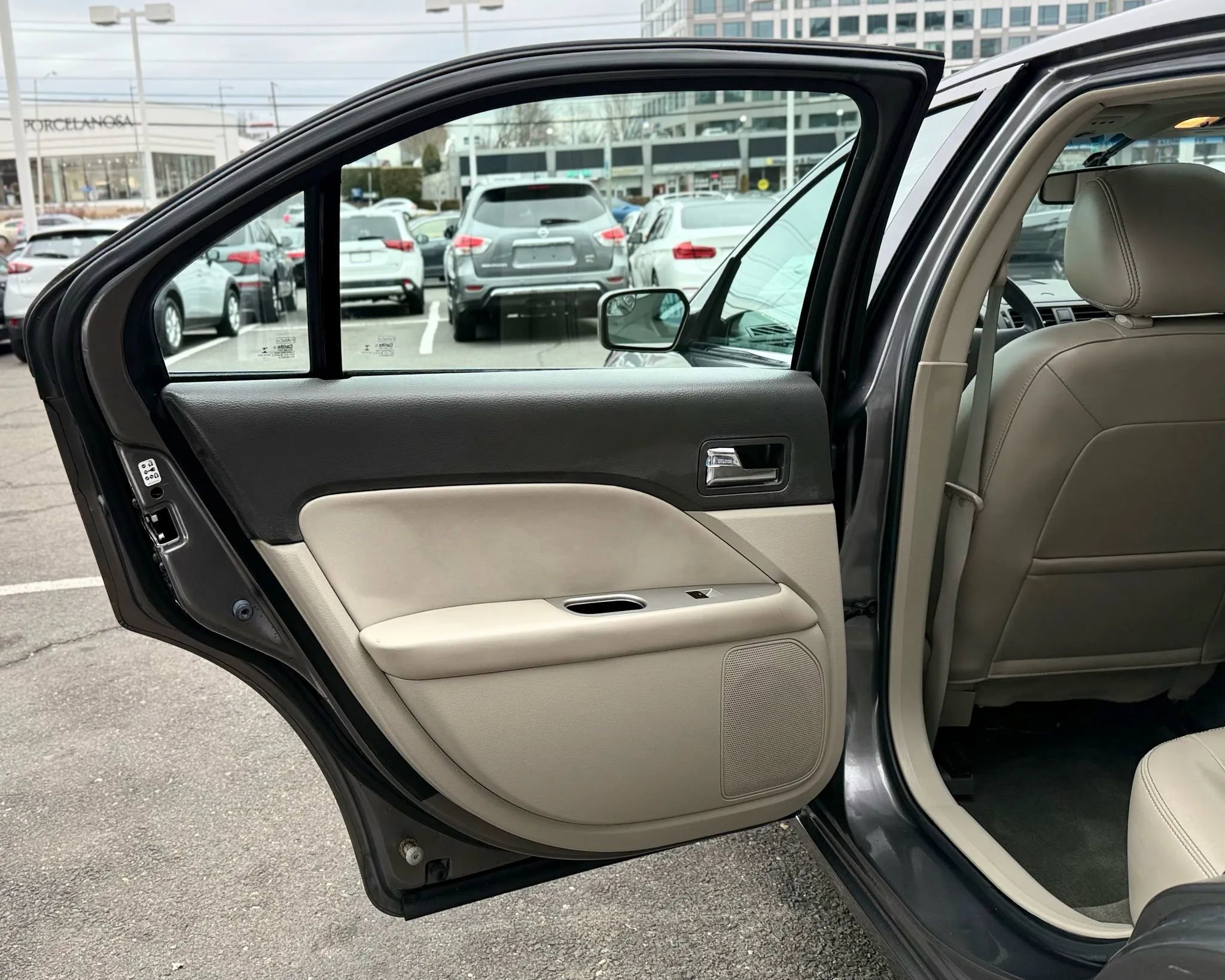 Used 2012 Ford Fusion SEL image 25