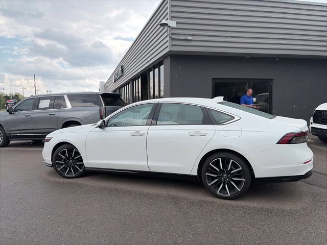 Used 2024 Honda Accord Touring image 8