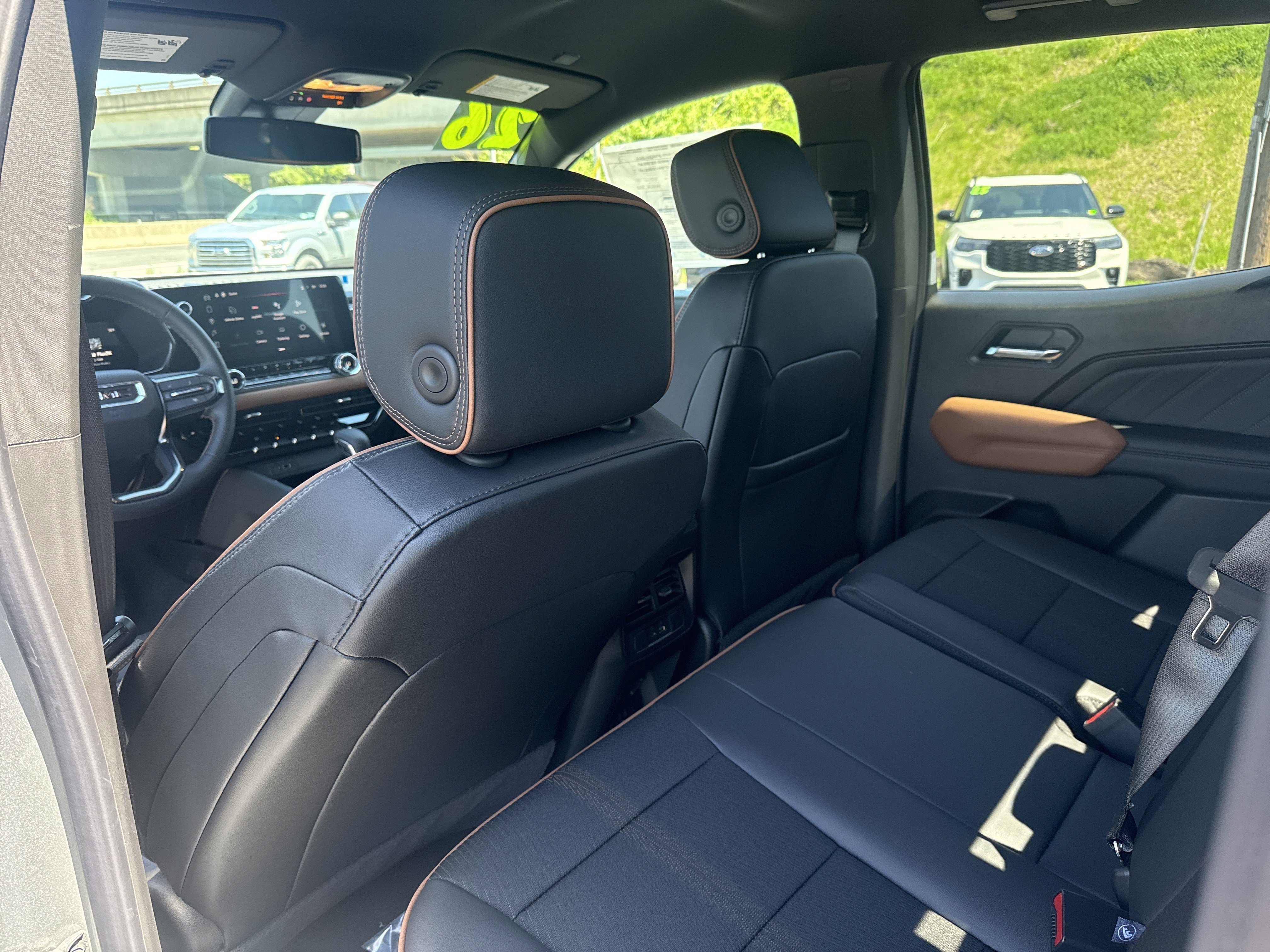 New 2026 GMC Canyon AT4 AWD/4WD image 13