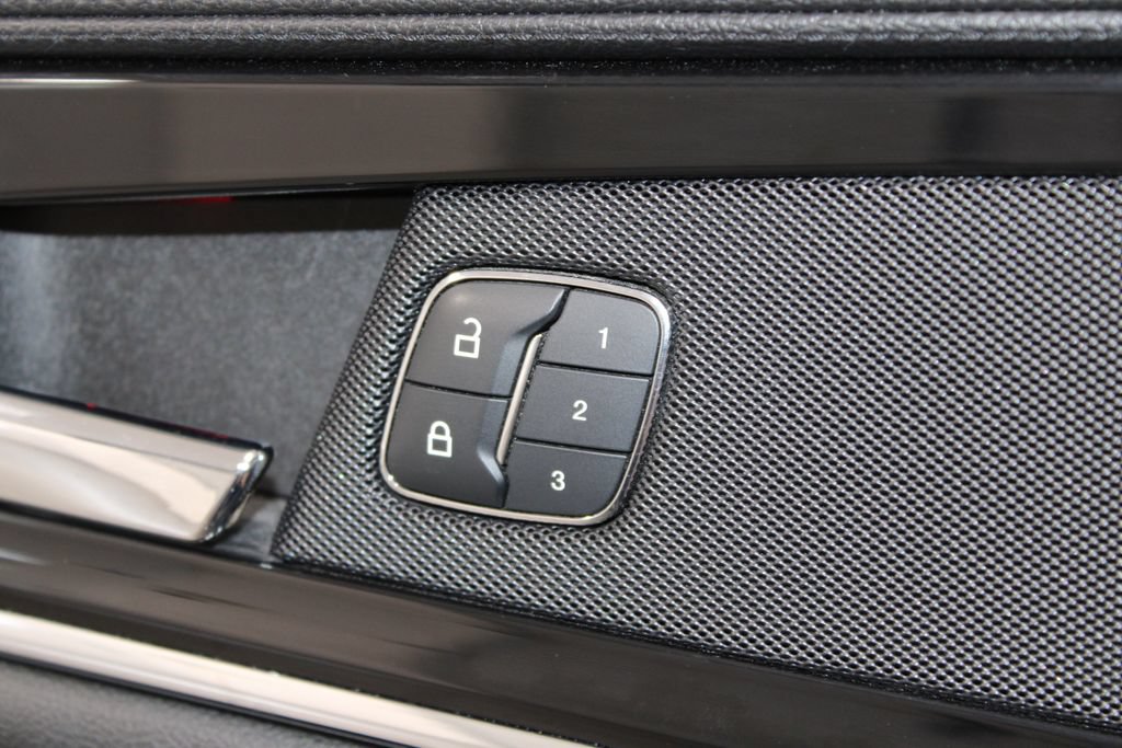 Used 2022 Lincoln Nautilus Reserve AWD/4WD image 41