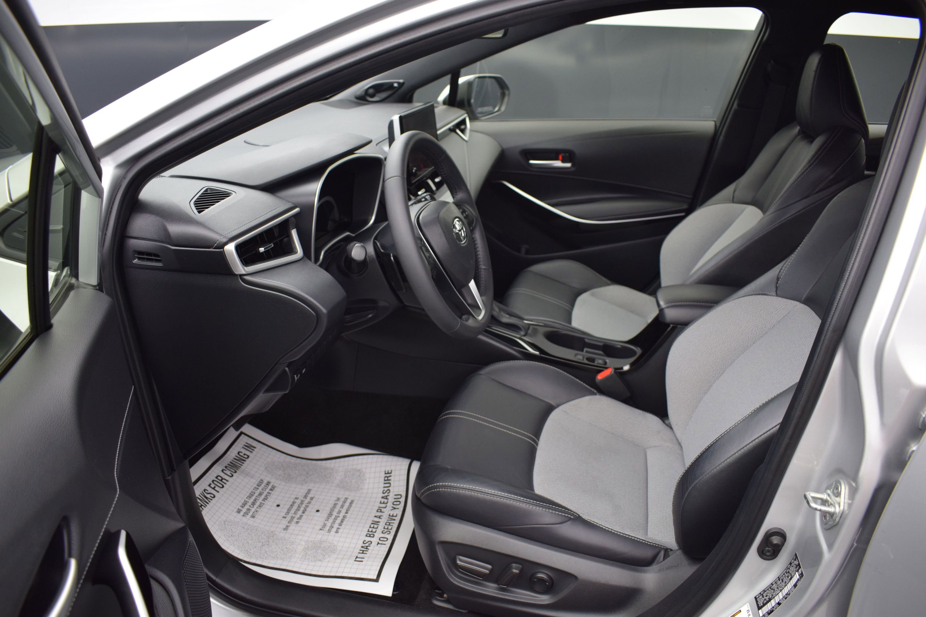 Used 2024 Toyota Corolla XSE FWD image 13