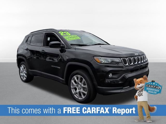 Used 2023 Jeep Compass Latitude w/ Sun and Sound Group AWD/4WD image 2
