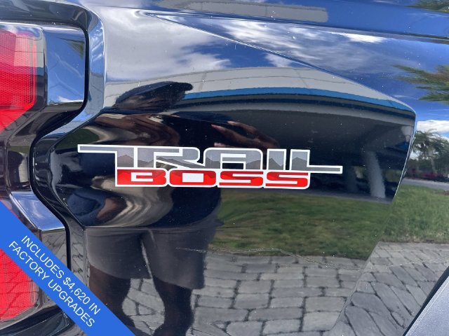 Used 2023 Chevrolet Colorado Trail Boss AWD/4WD image 37