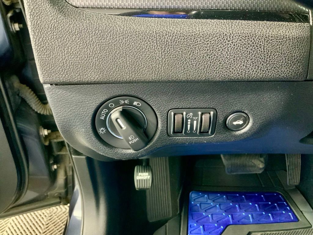 Used 2016 Chrysler 300 S RWD image 15