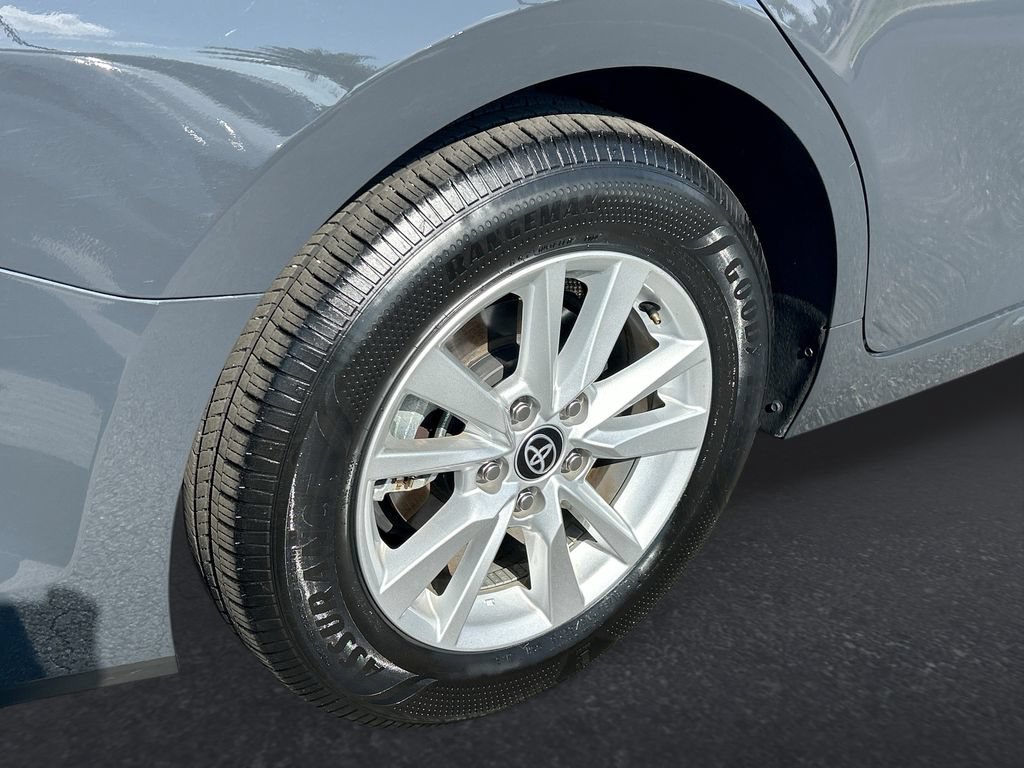 Used 2025 Toyota Camry LE FWD image 29