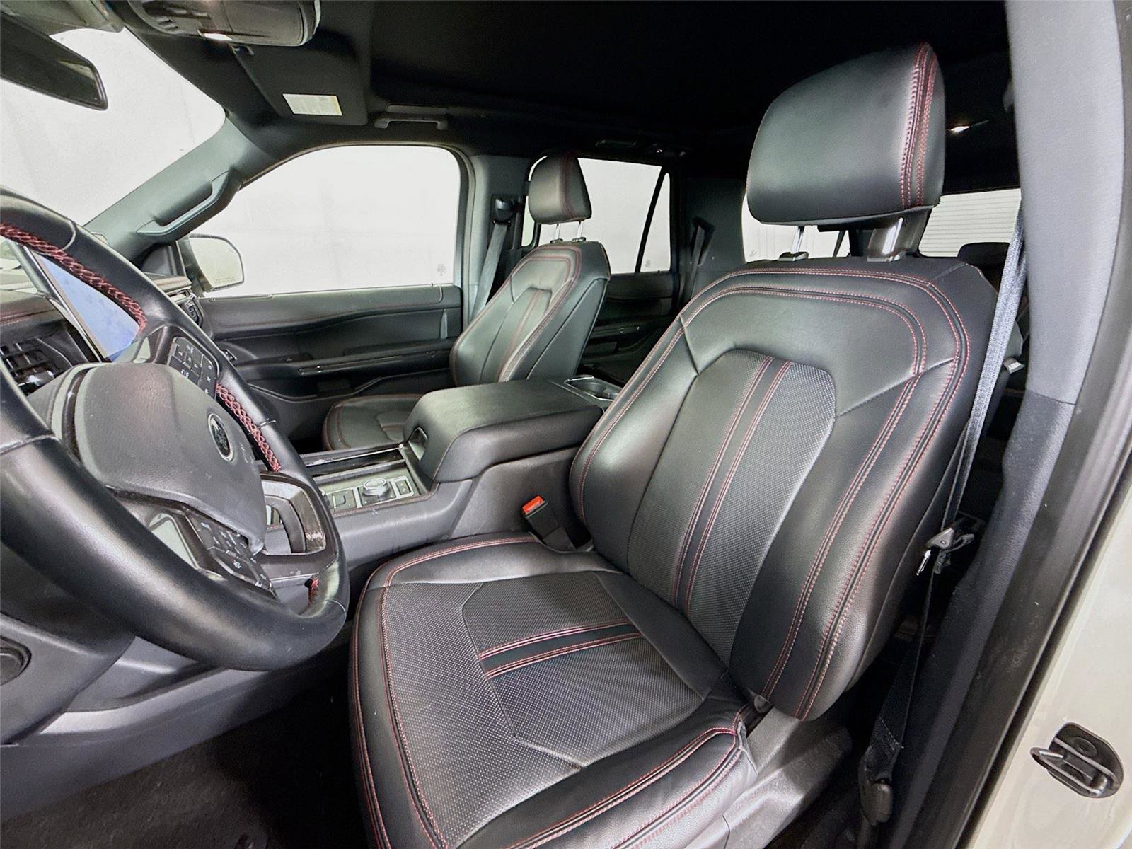 Used 2022 Ford Expedition Max Limited AWD/4WD image 2