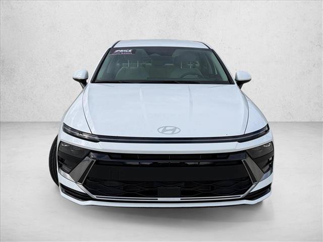 Used 2025 Hyundai Sonata SEL FWD image 2