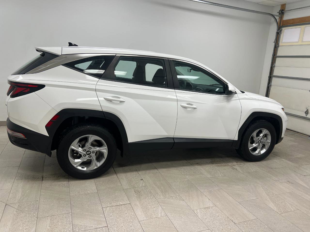 Used 2024 Hyundai Tucson SE image 13