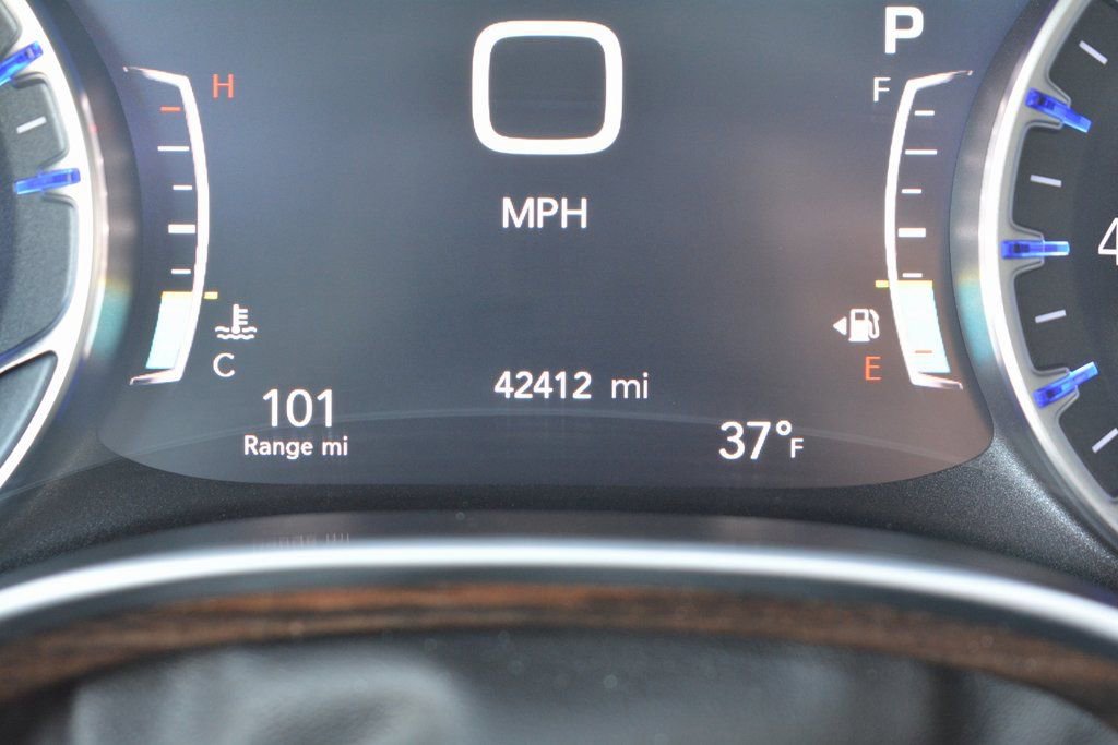 Used 2022 Chrysler Pacifica Limited image 14