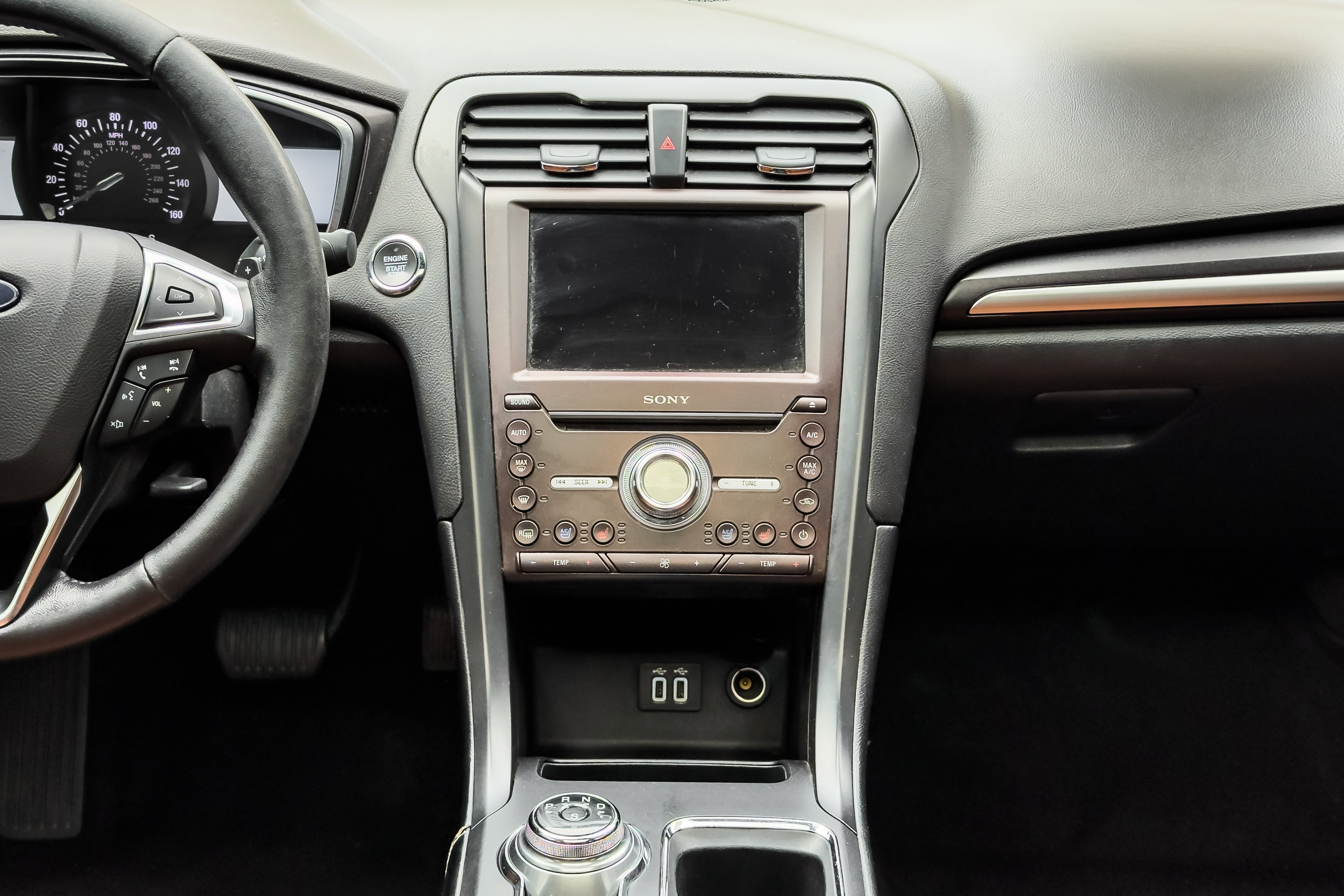 Used 2020 Ford Fusion Titanium image 11