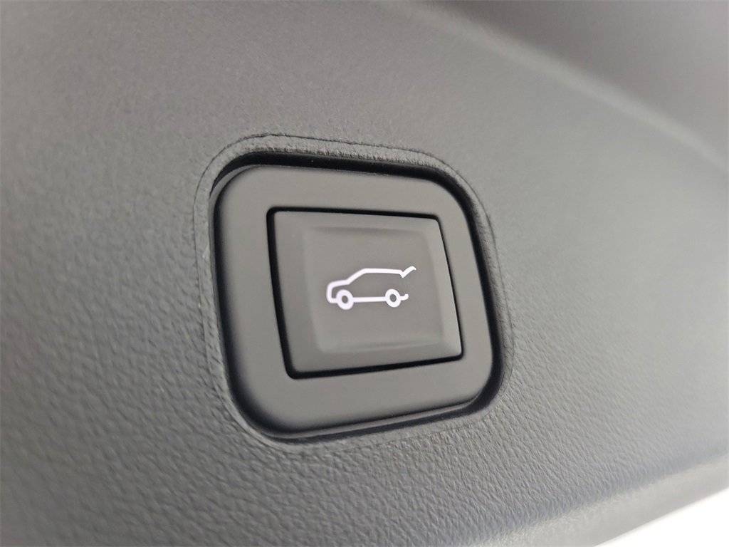 New 2026 Cadillac Lyriq V w/ Exterior Carbon Fiber Package image 30