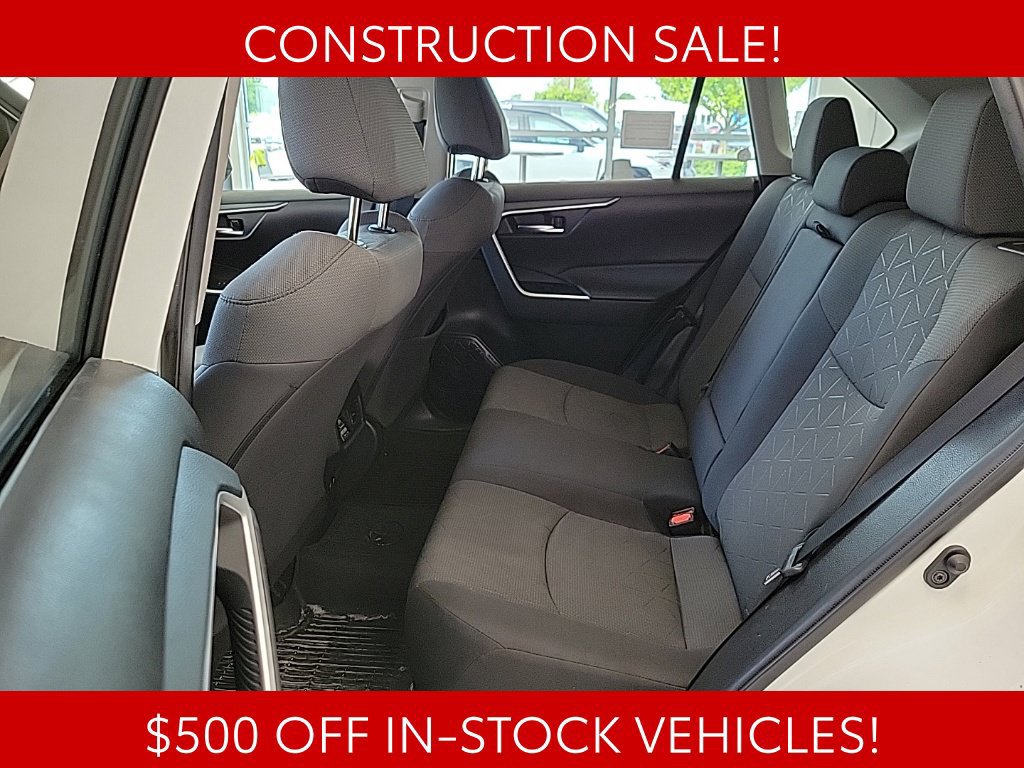 Used 2021 Toyota RAV4 XLE AWD/4WD image 10