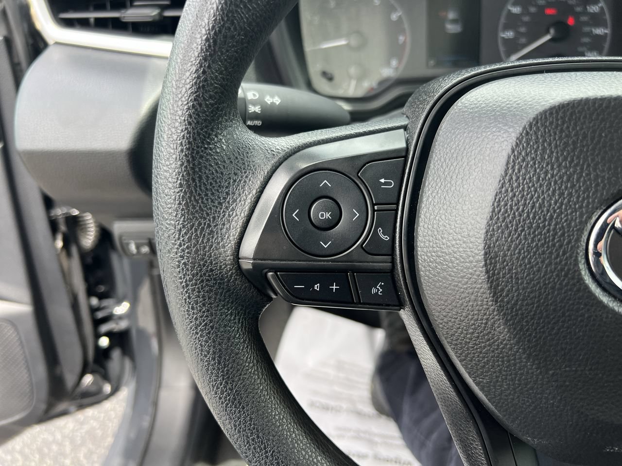 Used 2025 Toyota Corolla LE FWD image 19