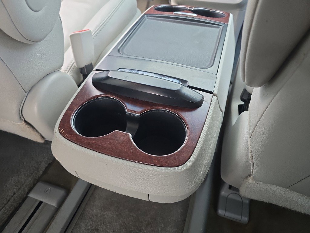 Used 2014 Toyota Sienna XLE image 27