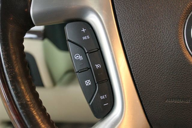 Used 2013 Cadillac Escalade Premium image 16