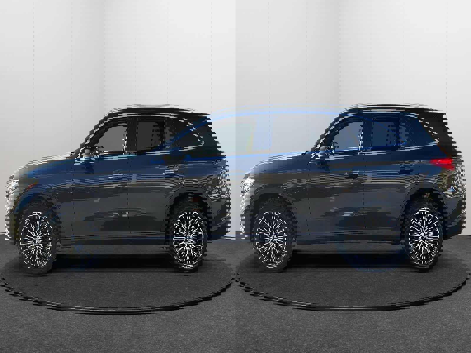 New 2026 Mercedes-Benz GLC 300 4MATIC image 3